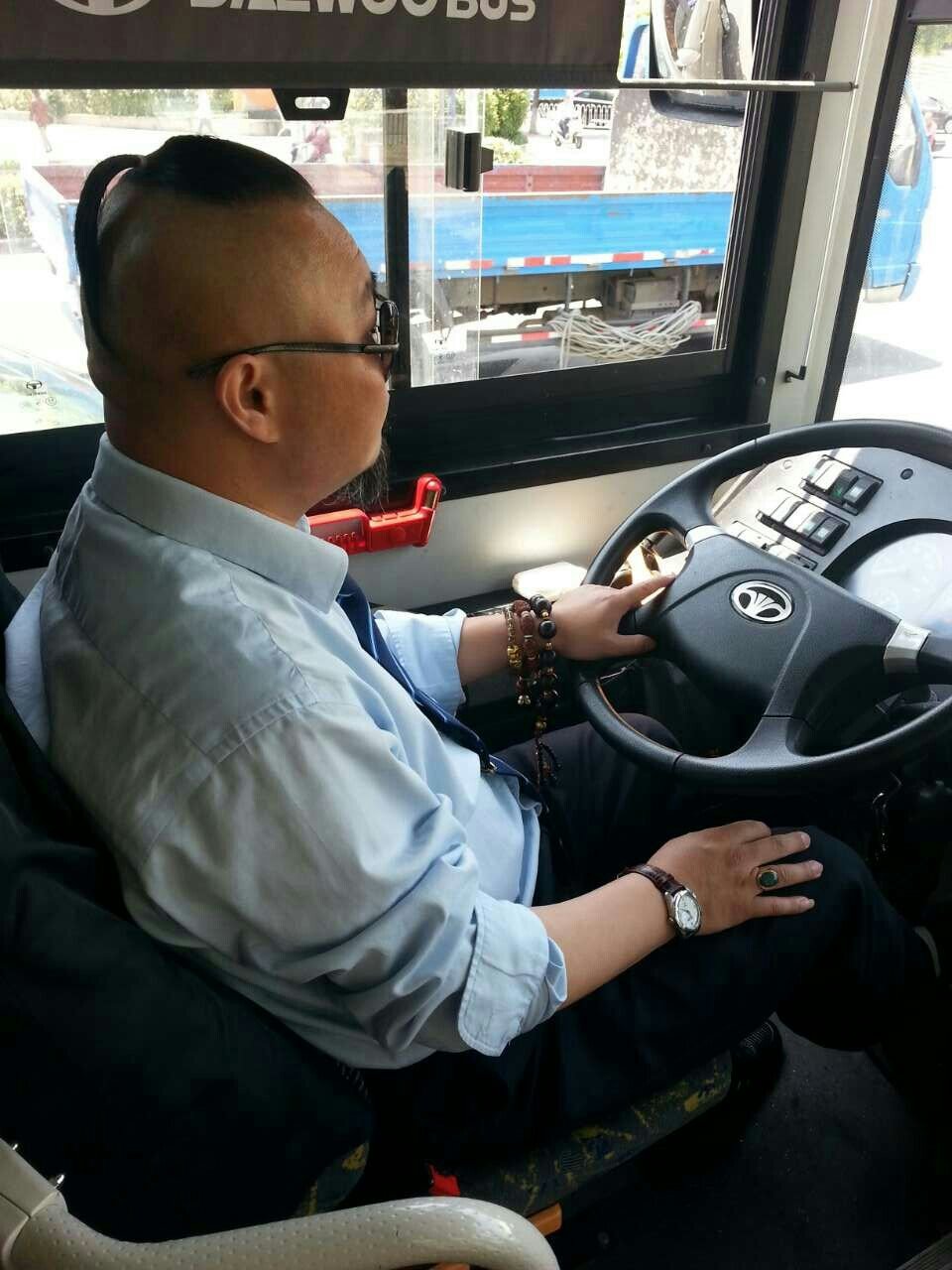 上海最时尚公交车司机(739路) 汽车讨论 篱笆网