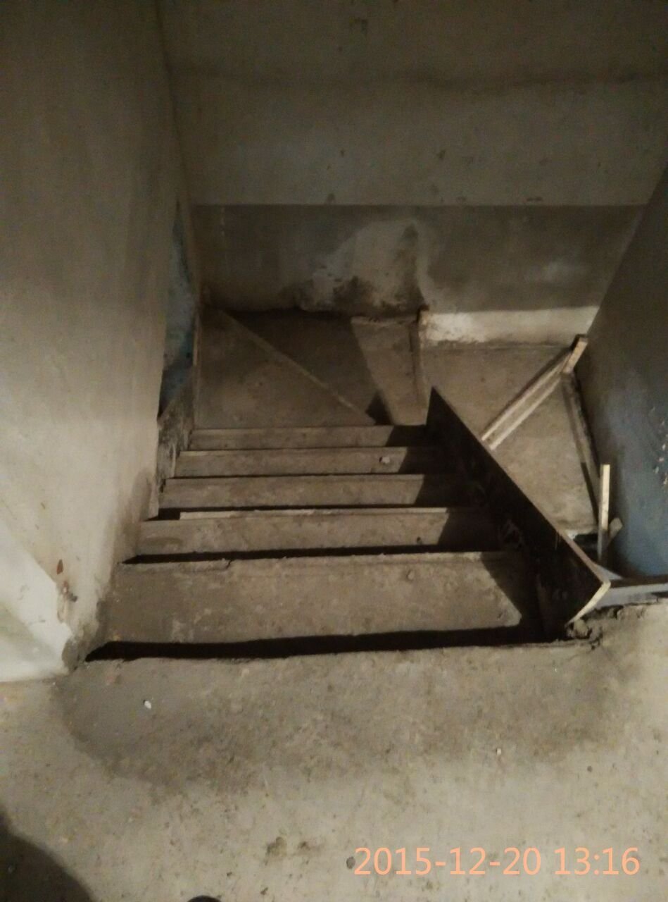 现浇中的楼梯02.jpg